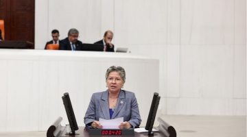 Nurten Yontar, Anneler Günü’nü kutladı