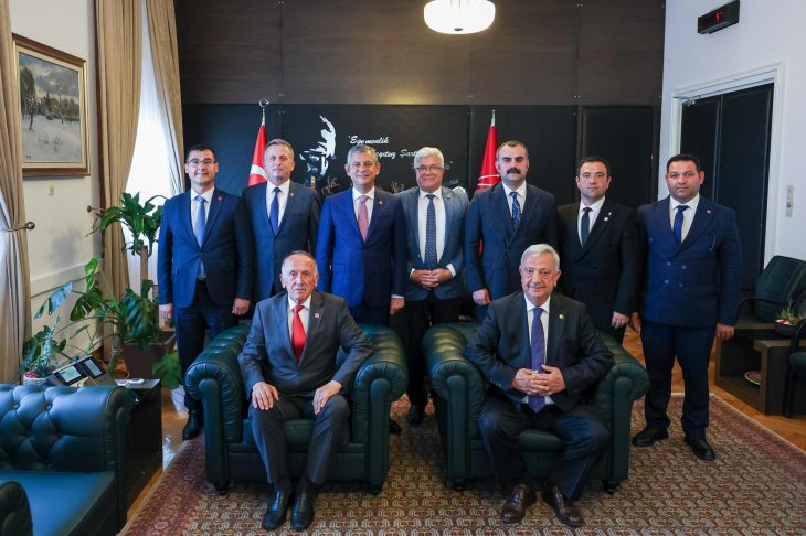 Edirneli CHP’lilerden Özgür Özel’e destek